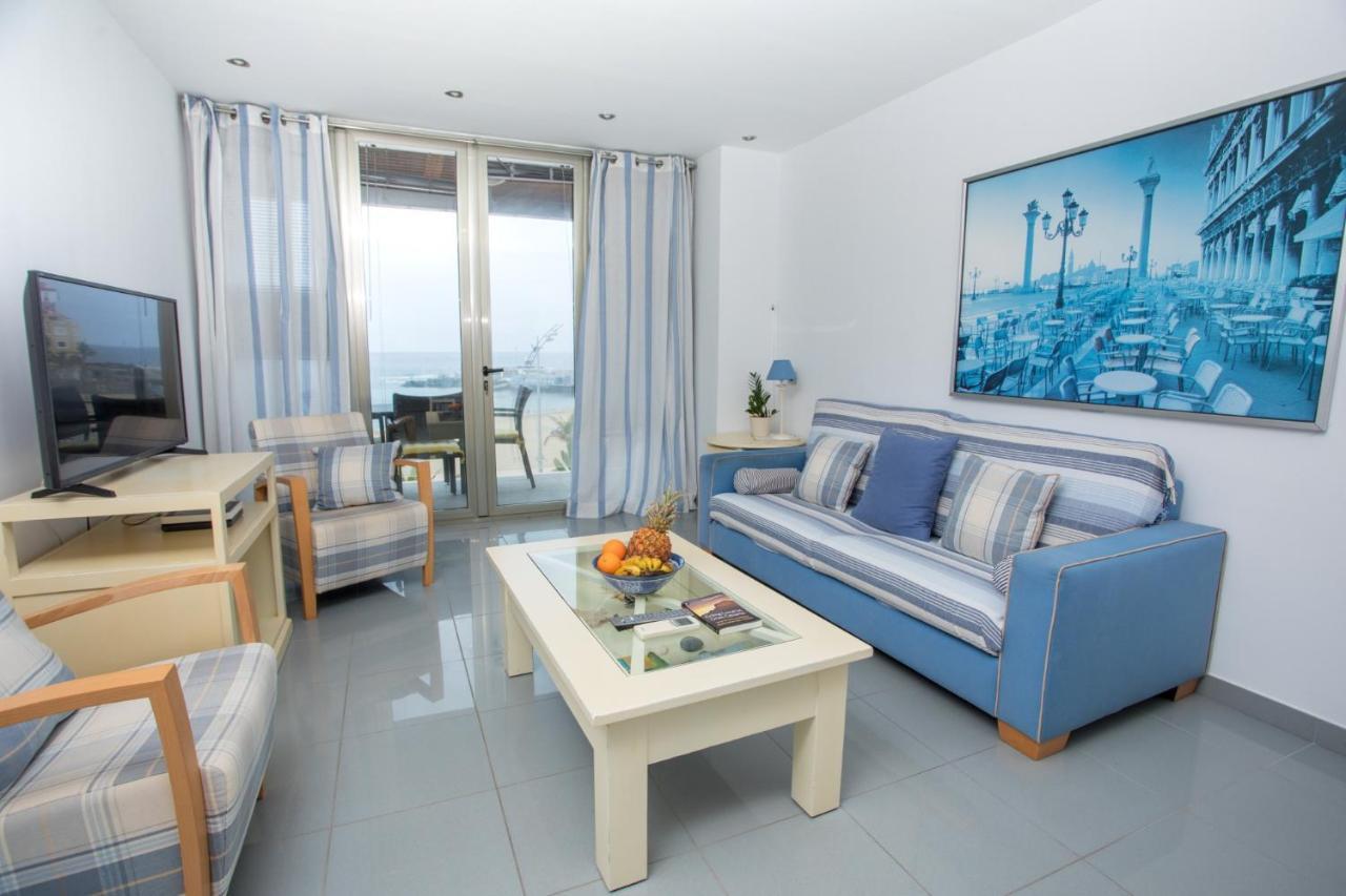 Great Balcony Over Blue Sea By Canariasgetaway Las Palmas Buitenkant foto