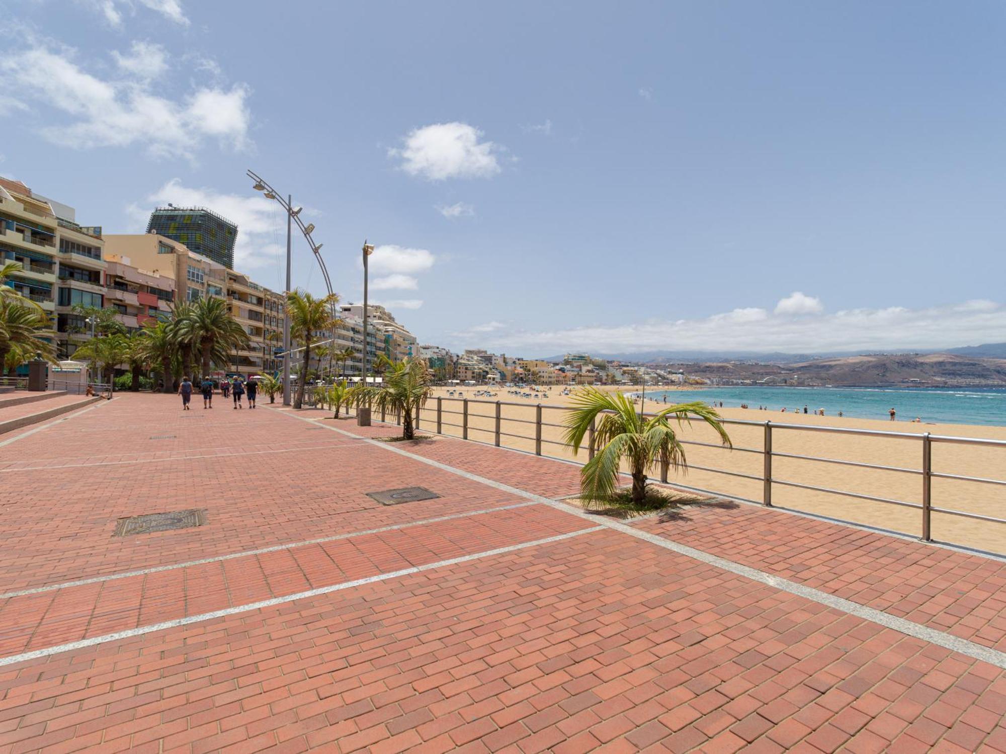 Great Balcony Over Blue Sea By Canariasgetaway Las Palmas Buitenkant foto